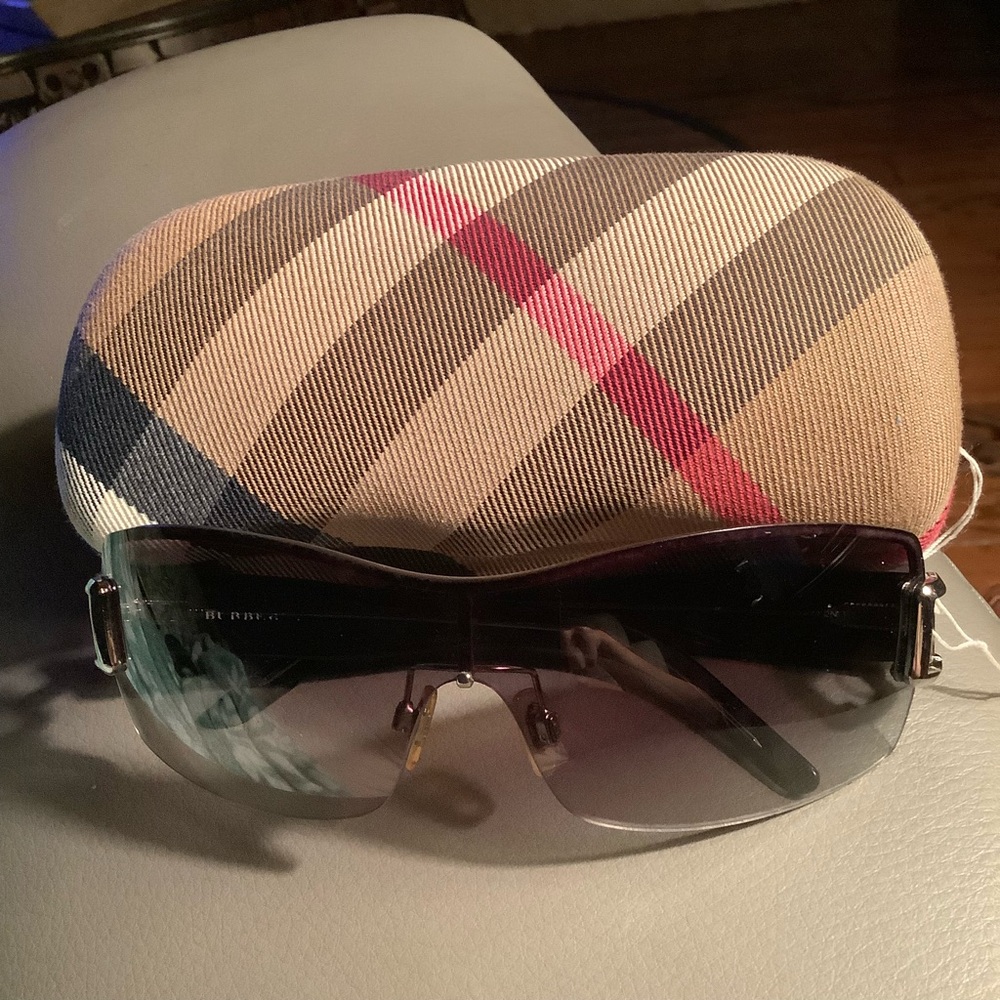 Burberry Gradient Gray Sunglasses with Check Pattern Case